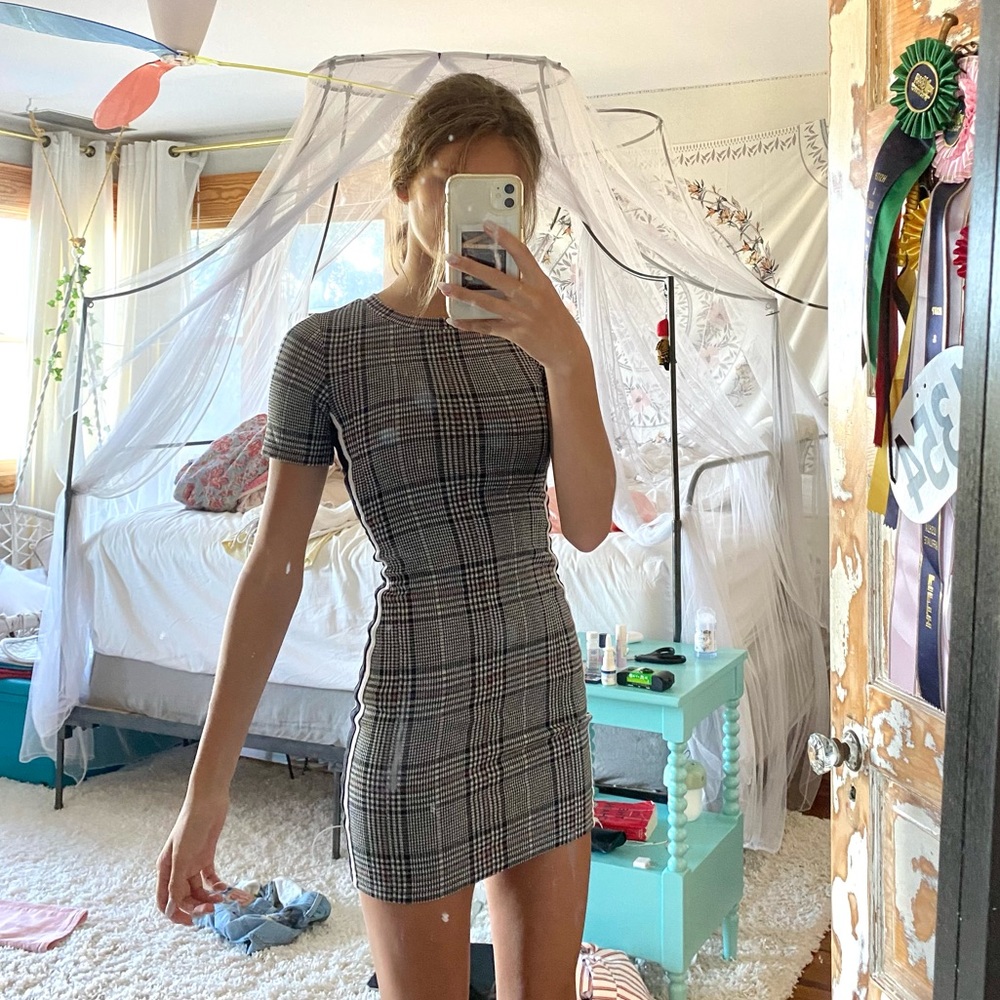H&M tight flattering plaid DIVIDED dress